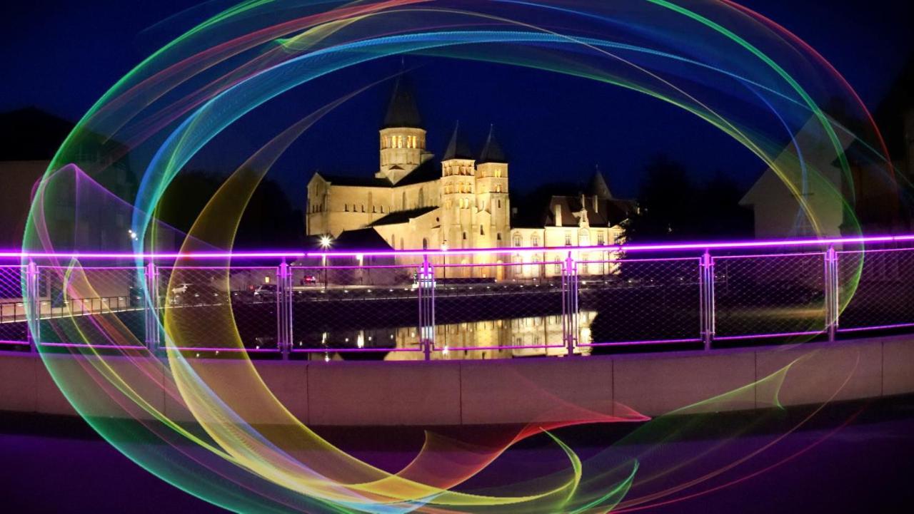 Hotel De La Basilique Paray-le-Monial Esterno foto
