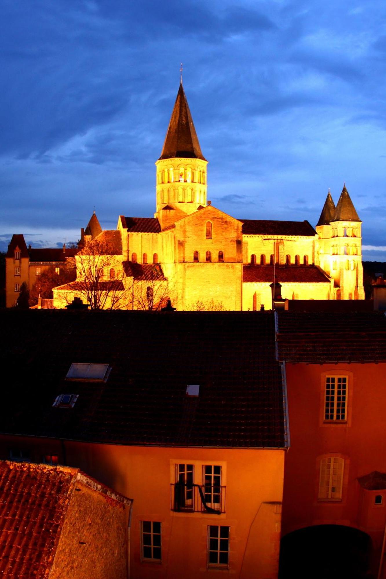 Hotel De La Basilique Paray-le-Monial Esterno foto